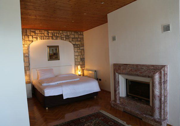 WOHNUNG Nr. 12
